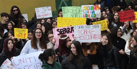 La Protesta Si Allarga Anche AllItis Galilei Mancano Spazi E Aule Una