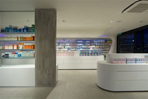 Modern Small Pharmacy Interior Design - Retail Shop Interior Design ...