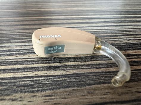 Phonak Versata Micro Hearing Aid With Case Gem