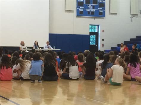 Holocaust survivors visit Ridgewood middle school – The Glen Echo