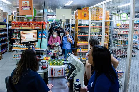 Armazéns da Família têm arroz frango e leite em pó mais em conta nesta