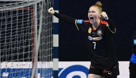 Handball EM der Frauen, Übertragung: Deutschland vs. Montenegro heute ...