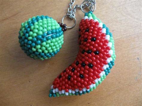 Брелок своими руками: фото идеи брелока из фетра, кожи, бисера, бумаги ...