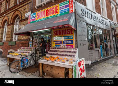 Corner Shop London Hi Res Stock Photography And Images Alamy