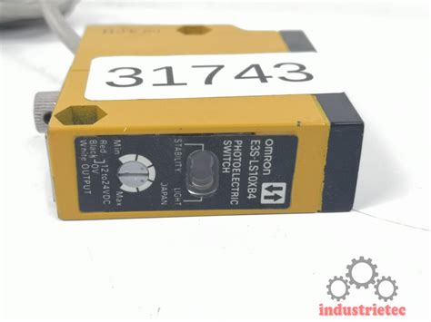 OMRON E3S LS10XB4 Photoelectric Switch Photoelektischer Sensor 50 00