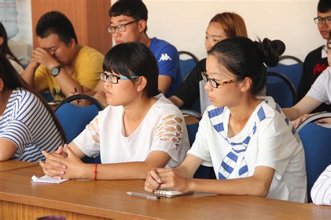 开学第一课——文学院2015级广播电视编导专业师生座谈会 青岛大学文学院