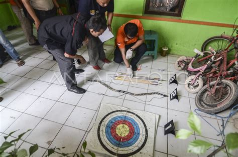 PENGELEDAHAN RUMAH TERORIS DI BEKASI ANTARA Foto