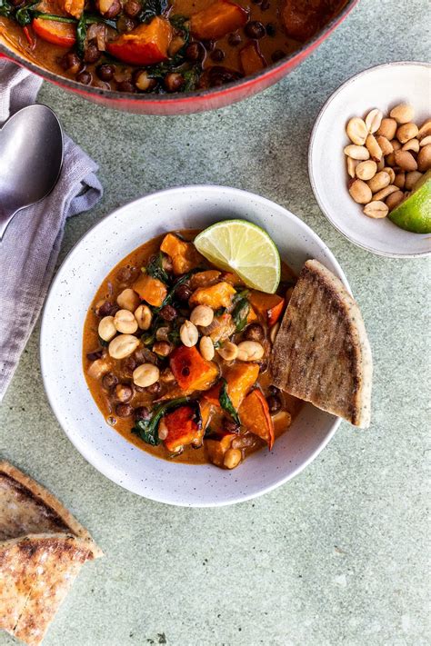 Spicy Peanut Stew med gråærter - se opskrift