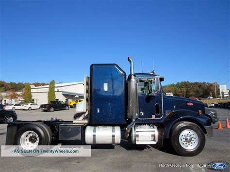 2005 Peterbilt 330