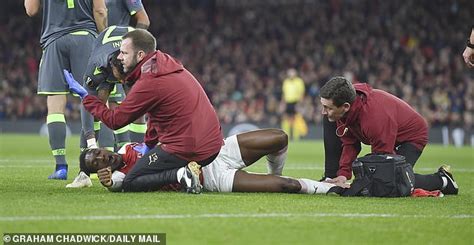 Arsenal S Danny Welbeck Suffers Broken Ankle Against Sporting Lisbon