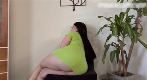Pawg Farts Phat Ass Latina Green Dress Farts ThisVid