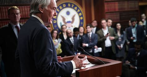 Green New Deal: Ed Markey says “the era of incrementalism on climate ...