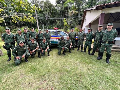 Prefeito de Muriaé entrega nova viatura para Polícia Militar do Meio