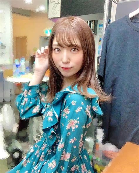 藤田みゆさんのインスタグラム写真 藤田みゆinstagram 「私の瞳をよーくみてみて👀💓 今日はいつもより色素薄い色してないかい？笑