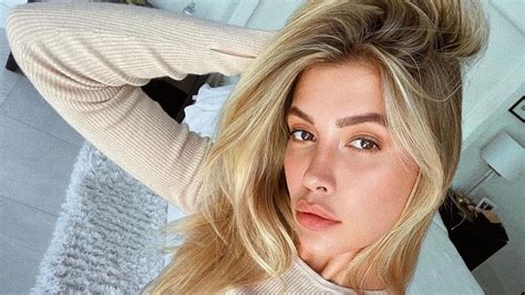 Nada la frena la hija de Luis Miguel volvió a cautivar con una foto en bikini rojo MDZ Online