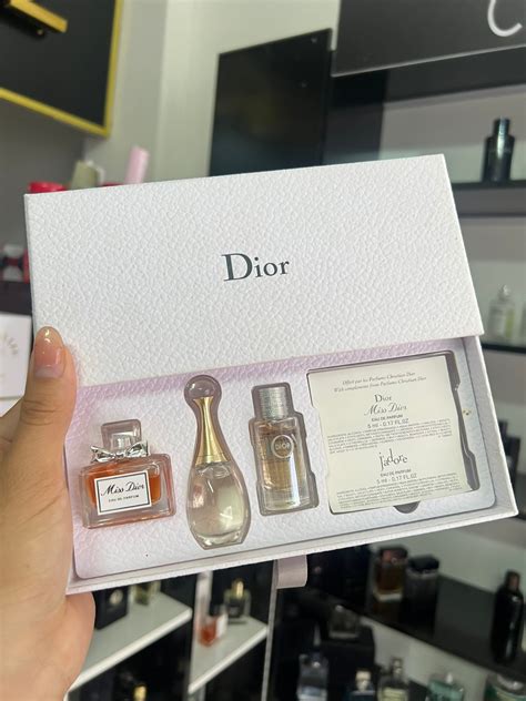 Set Qu T Ng Dior Mini Chai Wearperfume