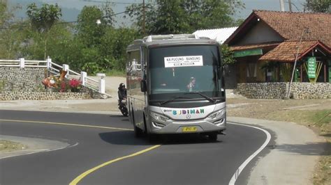 Bus Budiman Bus Primajasa Bus Oleng Jalur Selatan Di Tikungan