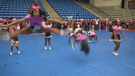 Friday Night Lights: Meet the Duncanville High School cheerleaders ...