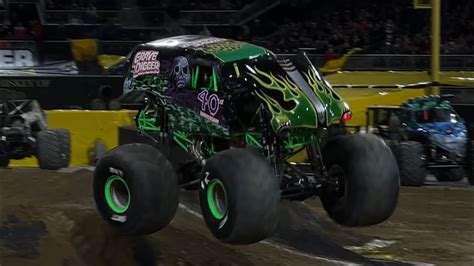 Monster Jam San Diego 2022 Grave Digger Tyler Menninga Freestyle 01 15 22 Youtube