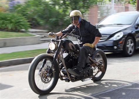 Brad Pitt Motorcycle Bmw - Brad Pitt On His Bmw R Ninet Built ...