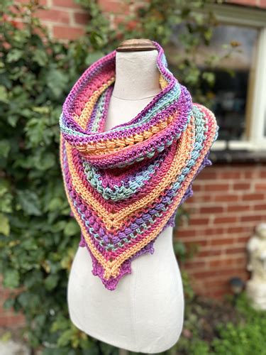 Ravelry The Bauble Bandana Cowl Pattern By I Need It Crochet