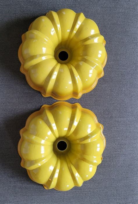 Vintage Metal Yellow Ombre Bundt Cake Pan Baking - Etsy