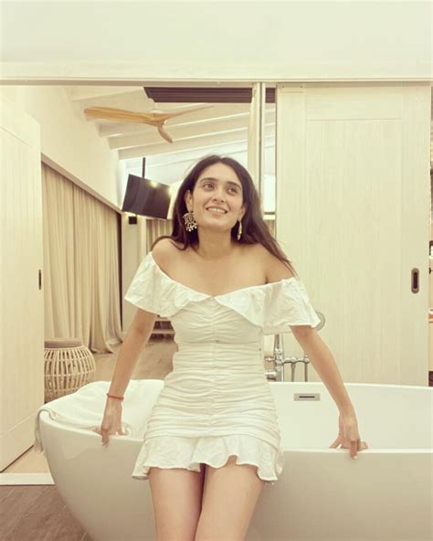 7 Hot Sexy Pankhuri Awasthy Bikini Pics