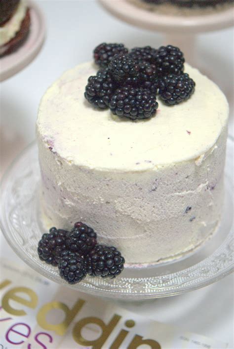 Tarta Naked Cake Yogur Moras Blackberry Mericakes Pastry