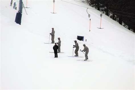 DVIDS - Images - Students learn skiing techniques during Cold-Weather ...