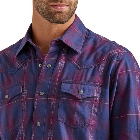 112338150 Wrangler Retro® Premium Long Sleeve Snap Shirt Modern Fi D And D Outfitters