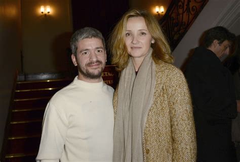 Vidéo Le chanteur Grégoire et sa femme Eléonore de Galard Mimie