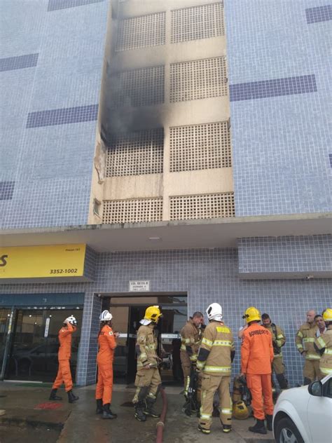 Prédio pega fogo e assusta moradores em Taguatinga Metrópoles