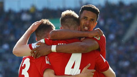 Starker Saisonendspurt Ein Euphorisierter Hsv Wartet Auf Hertha Bsc In