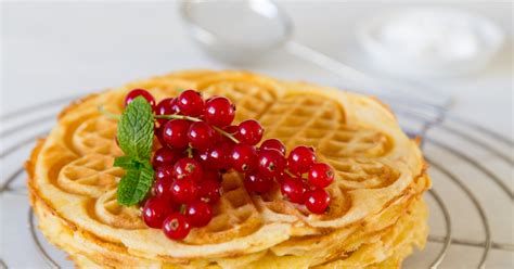 Как приготовить вафли в вафельнице - IVONA.UA