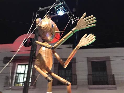 Video Realizan Marioneta Gigante De Pinocho En Mexicaltzingo La