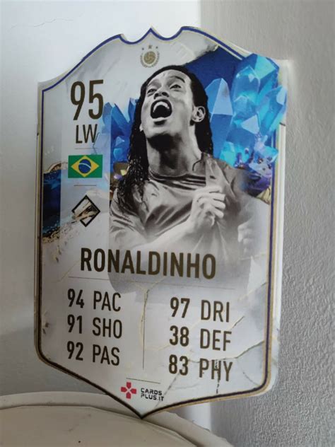 Fifa Ultimate Team Ronaldinho Toty Icon Card Gigante Cardsplus It