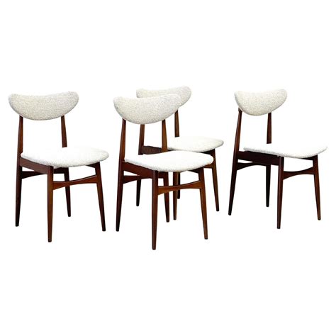 Set of four elegant Italian dining chairs For Sale at 1stDibs