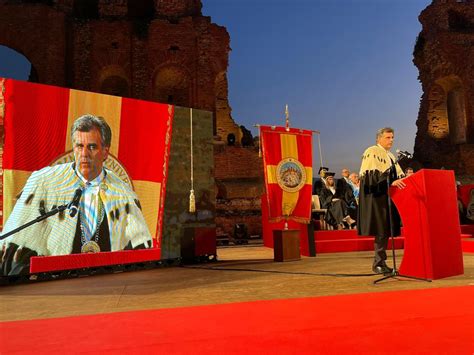 A Taormina La Cerimonia Di Consegna Dei Diplomi Di Laurea Dell