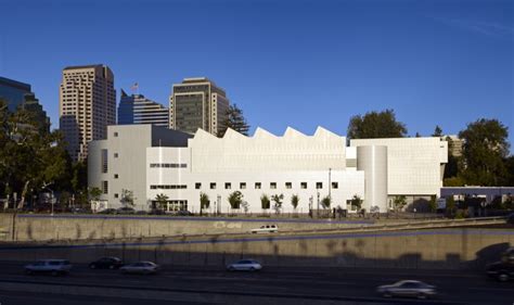 Crocker Art Museum / Gwathmey Siegel & Associates Architects | ArchDaily