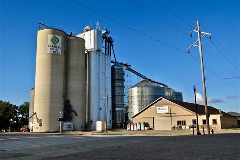 Farmers Co Op Remsen Ia Grain Elevator Owned By The Farm Flickr