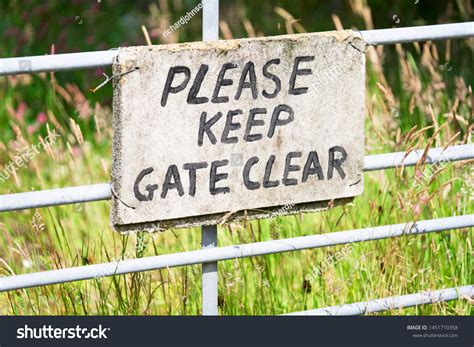 Please Keep Gate Clear Sign Metal Stock Photo Shutterstock