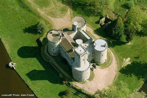 Montbrun castle, French medieval Chateau maps and plans