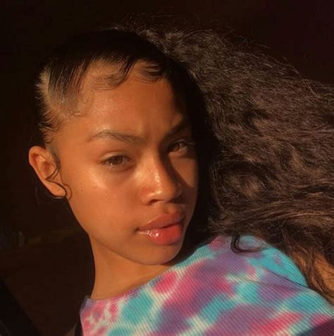 Pin Blaxicanfeed 🧞‍♀️ Follow For More 💕 Light Skin Girls Curly Hair Styles Baddie