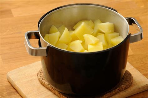 How Long to Parboil Potatoes - Kitchen Seer