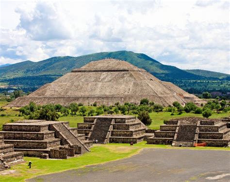 Afternoon Tour of the Teotihuacan Pyramids - Hostels Mundo Joven