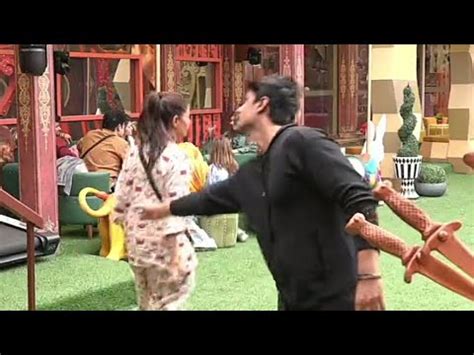 Bigg Boss Live Priyanka Chahar Choudhary And Ankit Gupta Ko Ladte