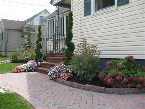 23 Stunning Front Yard Flower Bed Ideas for Curb Appeal