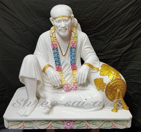 Painted Hindu White Marble Dwarka Mai Sai Baba Statue For Worship