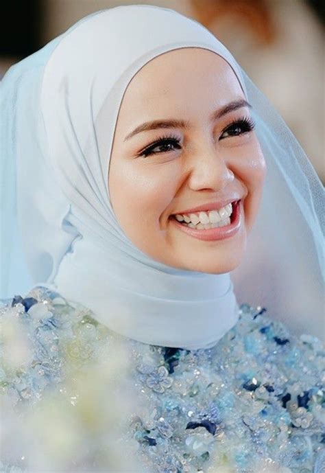 Pin By Agnes Sales On Muslimah Mira Filzah Free Hair Beautiful Hijab