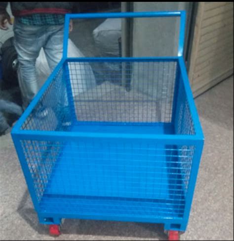 Blue Mild Steel Fabrication Material Handling Trolleys Loading